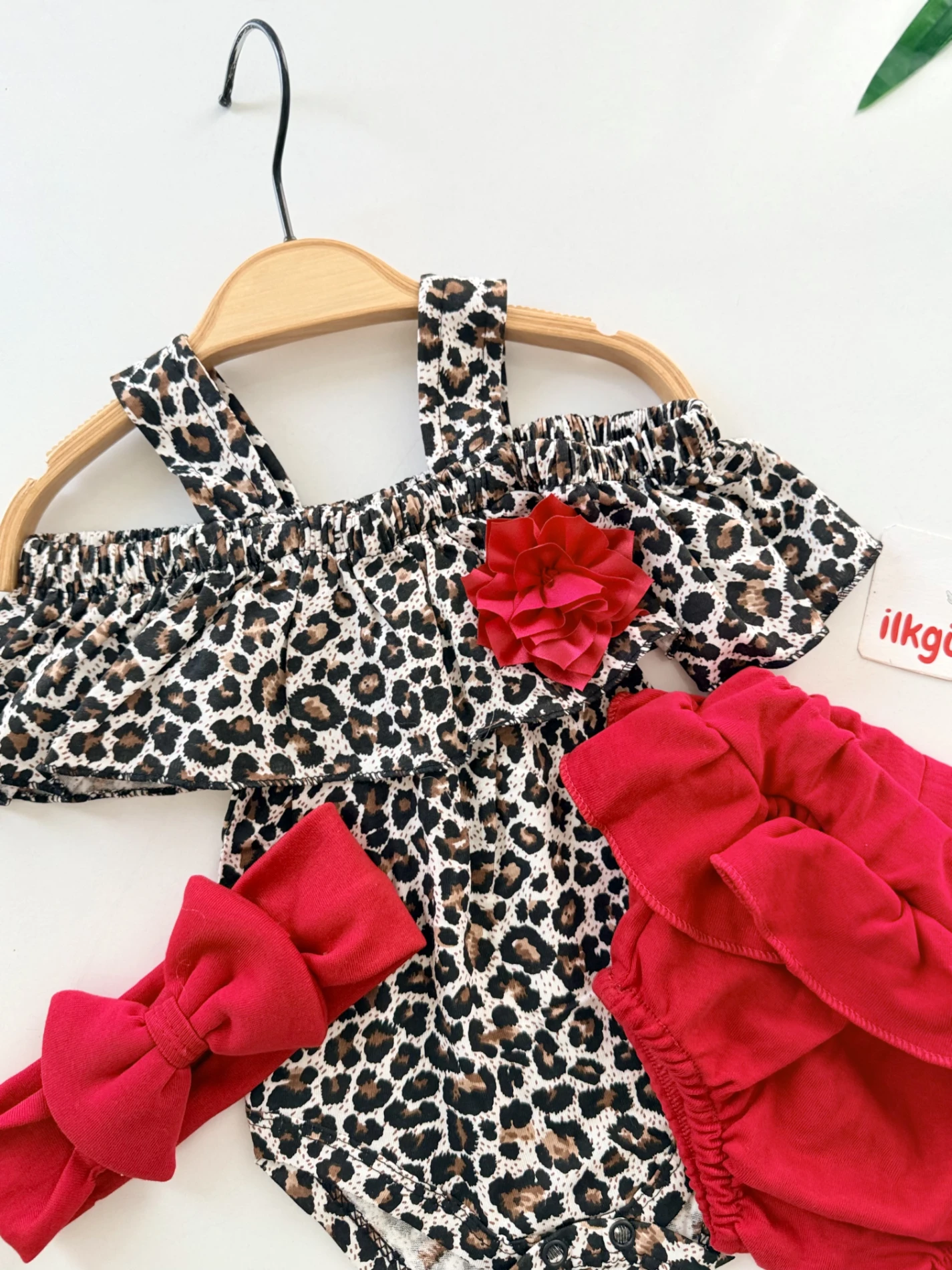 Leopar Çiçek Detaylı Yazlık 3’lü Takım