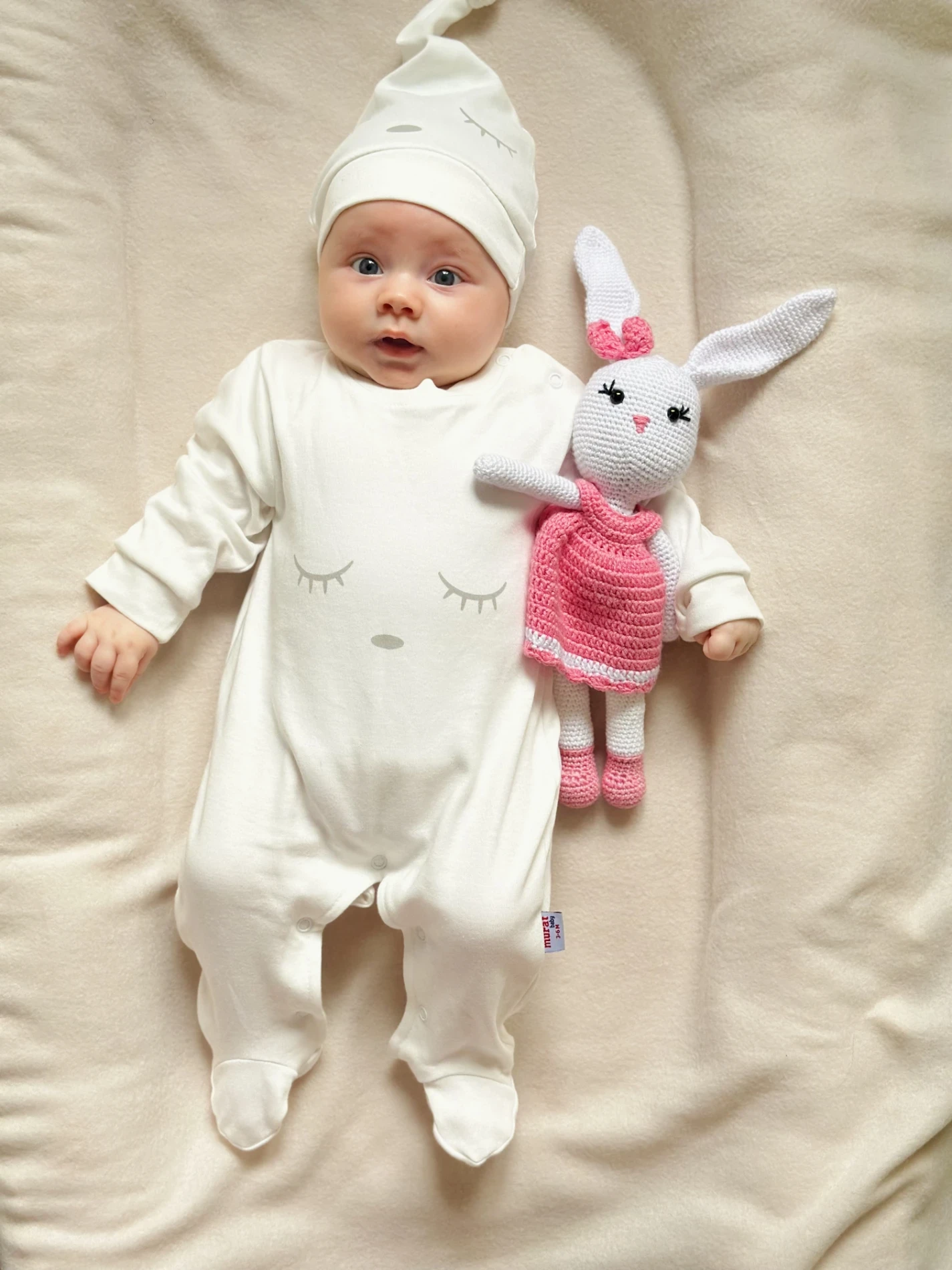 Uyuyan Sevimli Tavşan Nakışlı Ayaklı Şapkalı Unisex Tulum