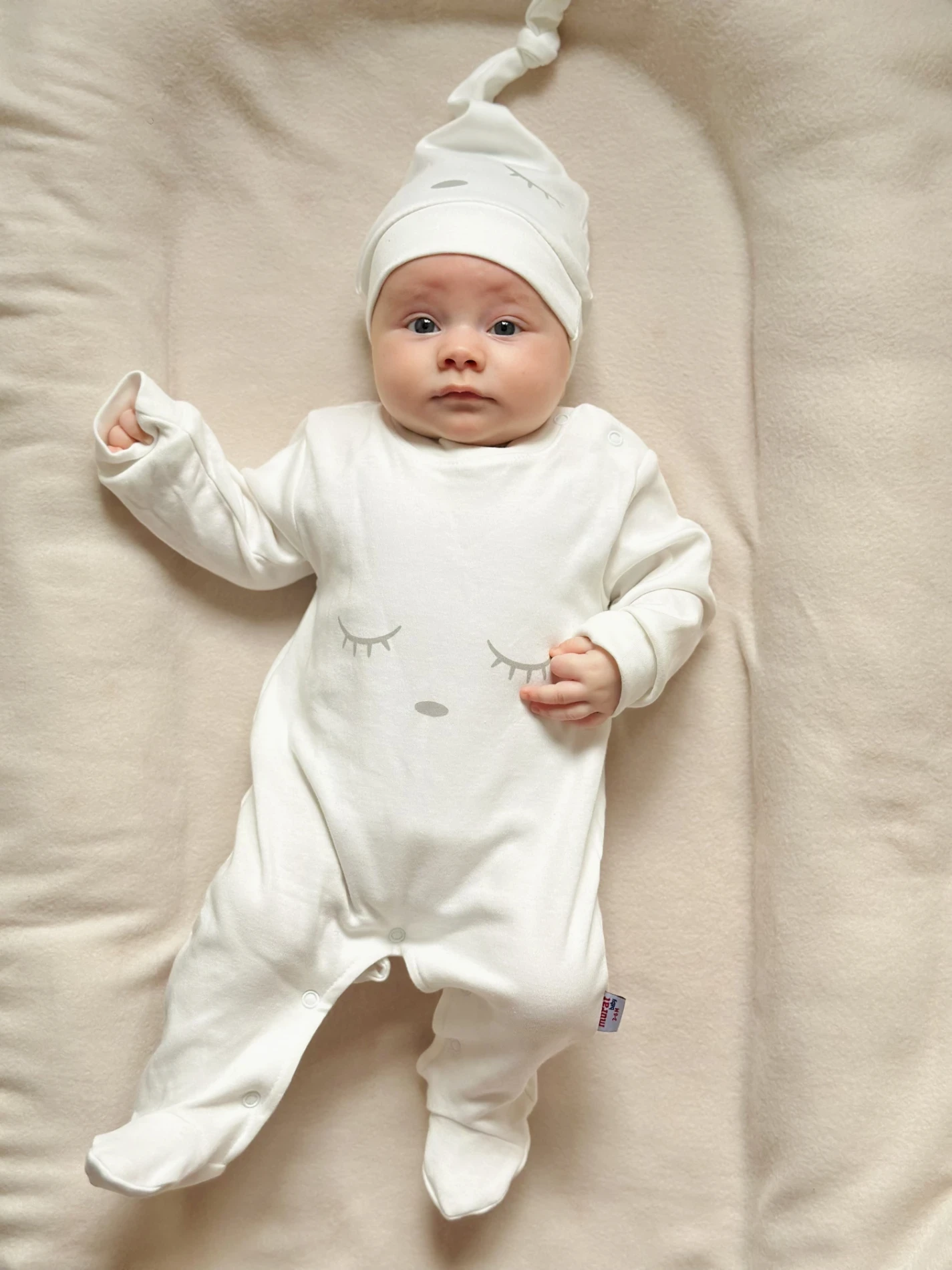 Uyuyan Sevimli Tavşan Nakışlı Ayaklı Şapkalı Unisex Tulum