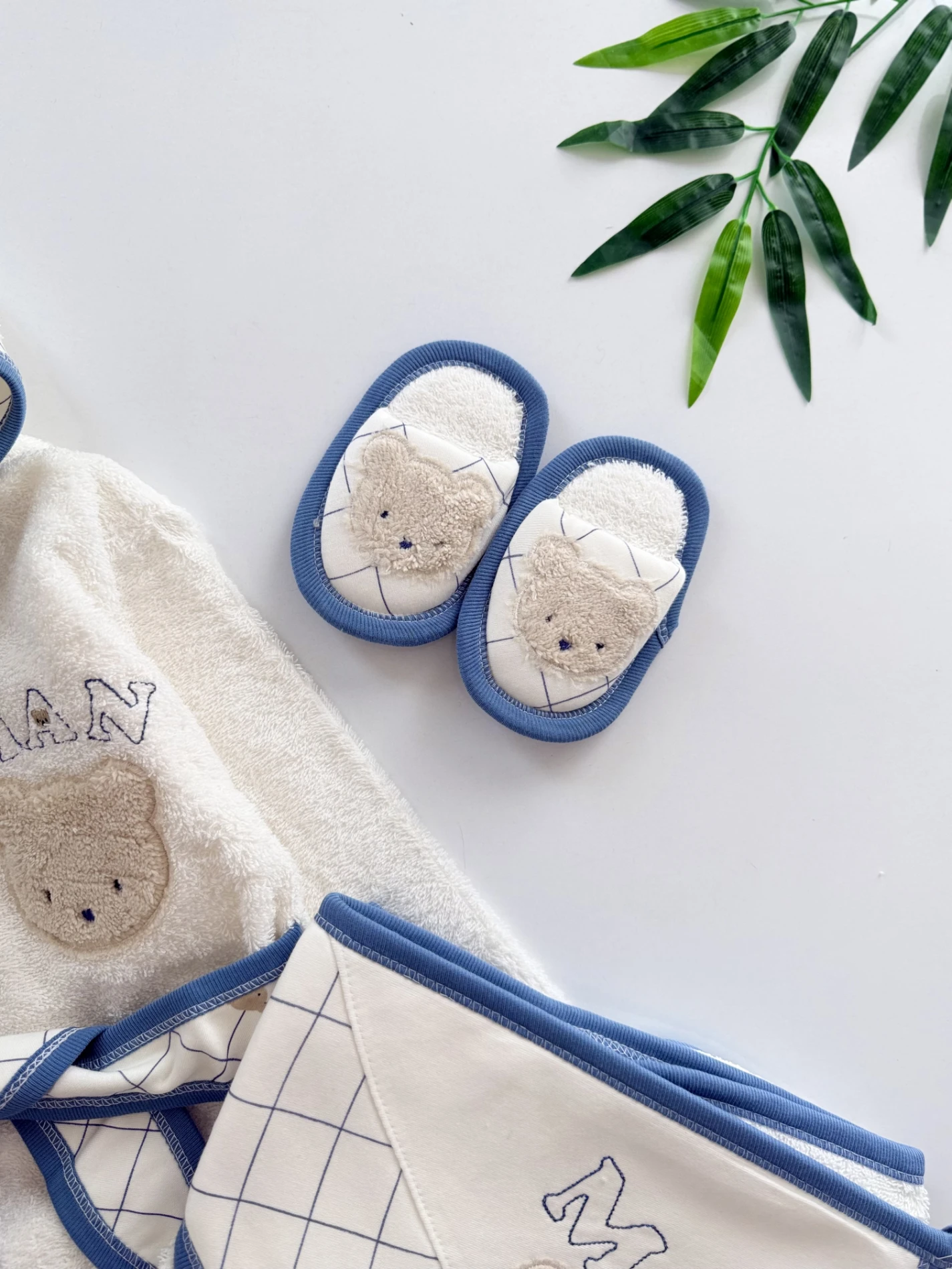 4 Parça Bornozlu Havlulu %100 Pamuk Organik Set