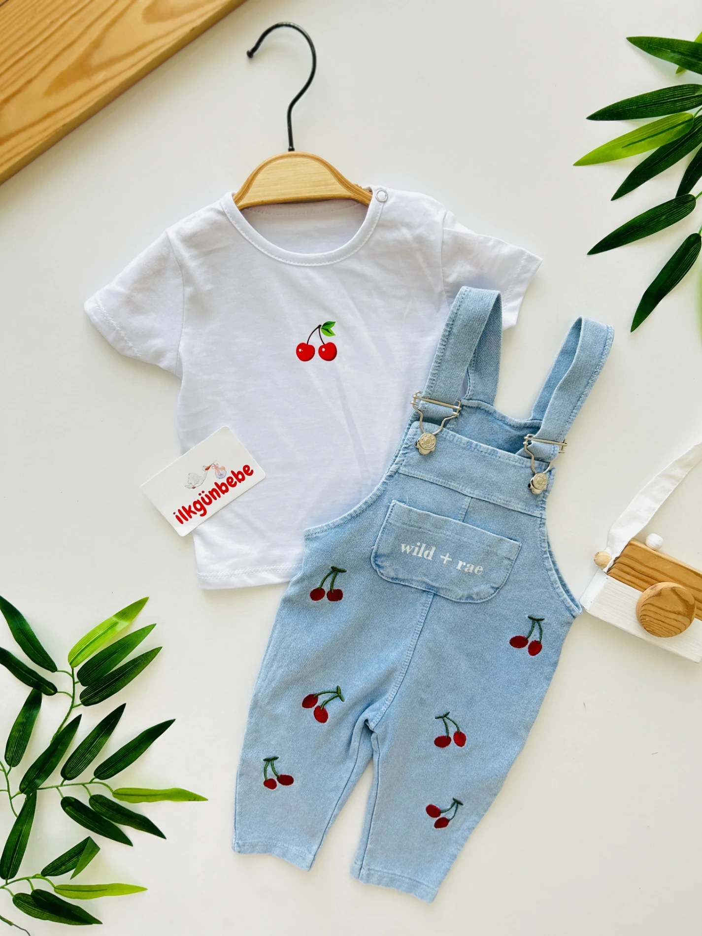 Kiraz Nakışlı Örme Yumuşacık Likralı Esnek Kumaşlı Salopetli 2’li Premium Kalite Set