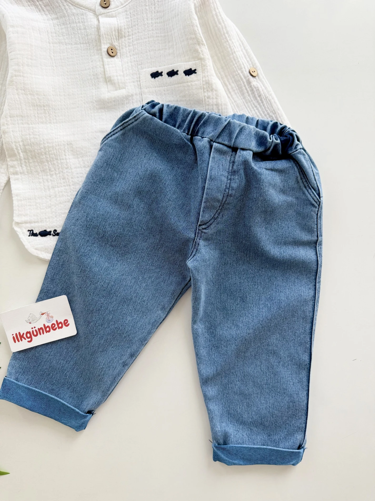 Müslin Kumaş Hakim Yakalı Gömlek & Kot Pantalon Takım