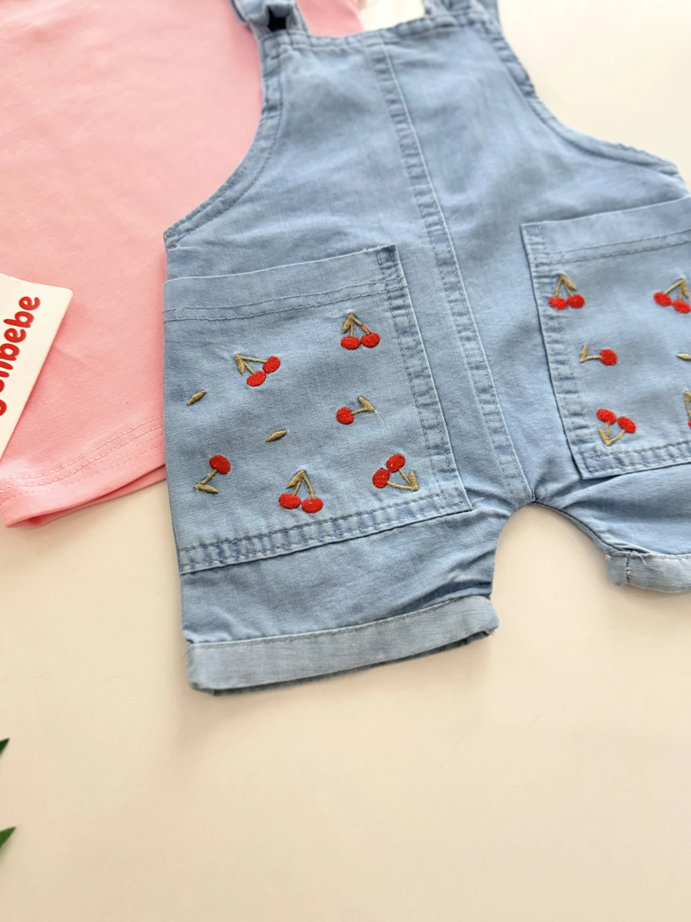 Cherry Denim Kot Cırtcırtlı Askılı Salopet & Fırfırlı Body 