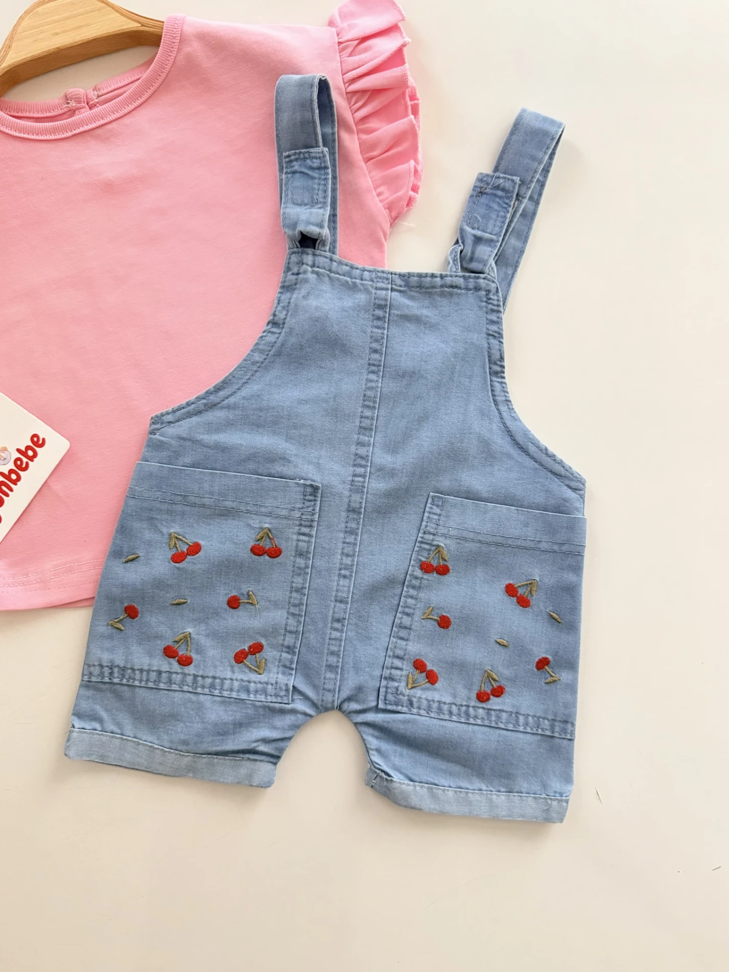 Cherry Denim Kot Cırtcırtlı Askılı Salopet & Fırfırlı Body 