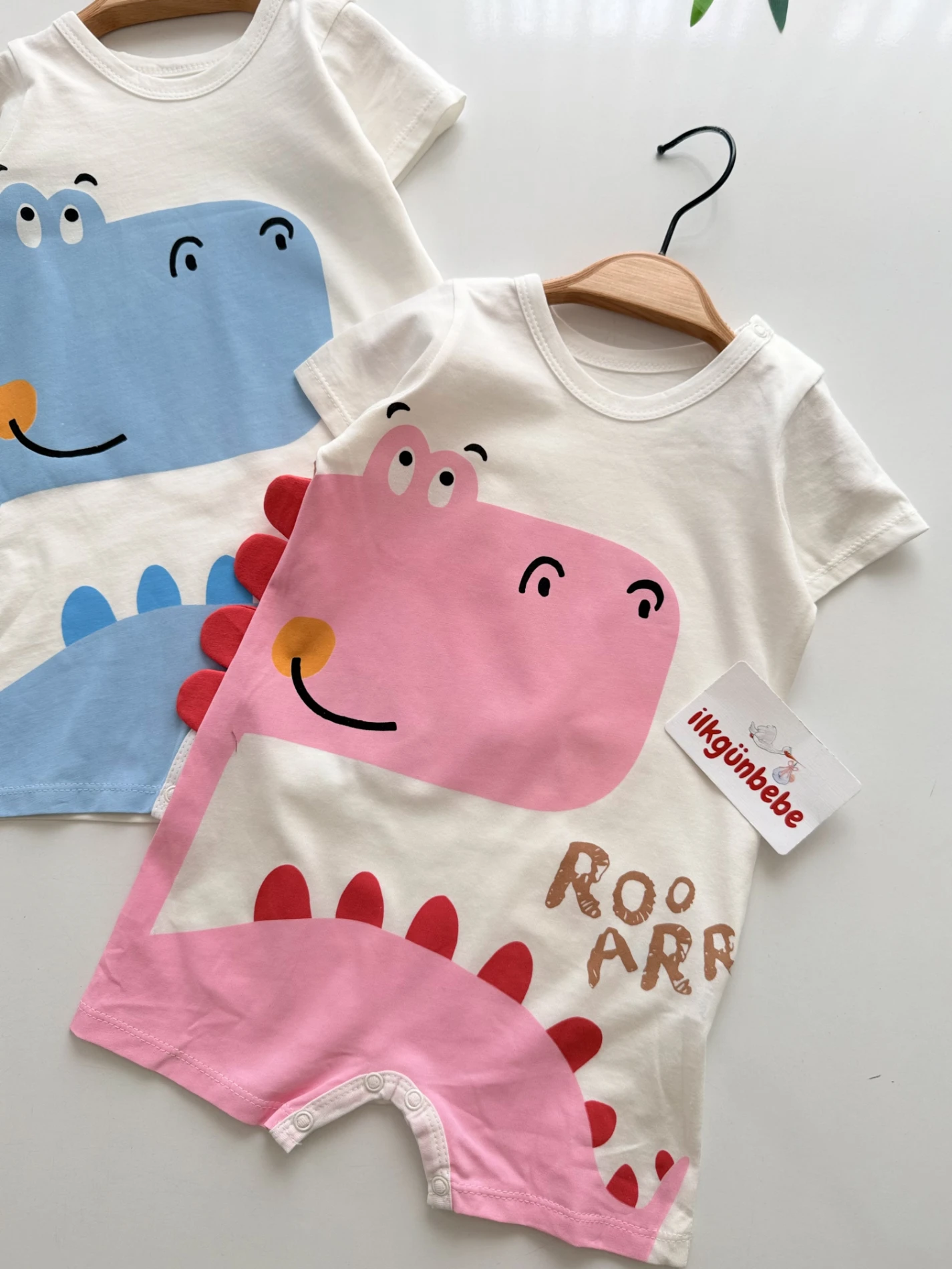 Dino-Roar – Figürlü ve Kabartma Detaylı Bebek Şort Tulum