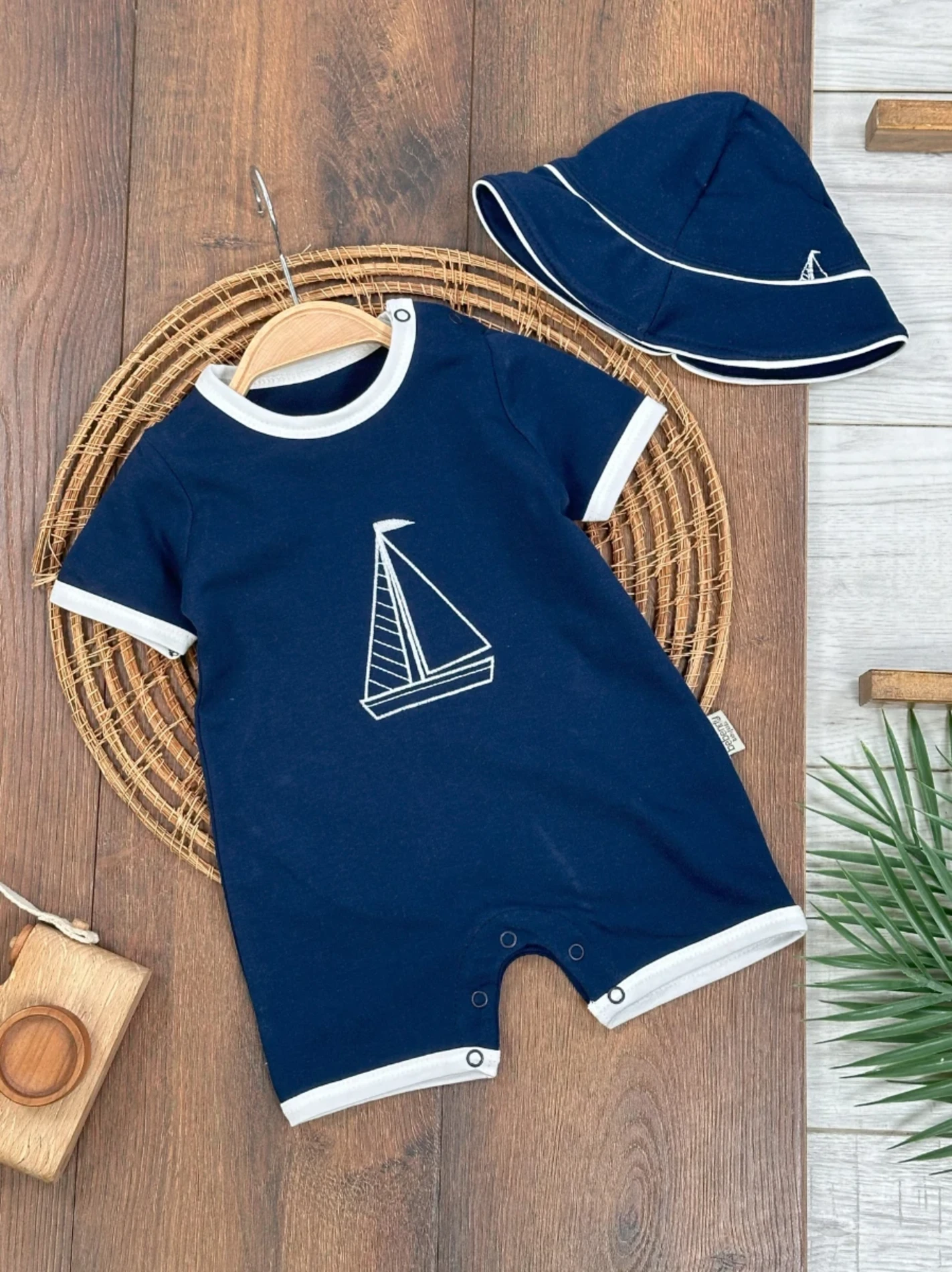 Yelken Gemici Nakışlı Şapkalı Alttan Çıtçıtlı Yazlık 2li Tulum Set