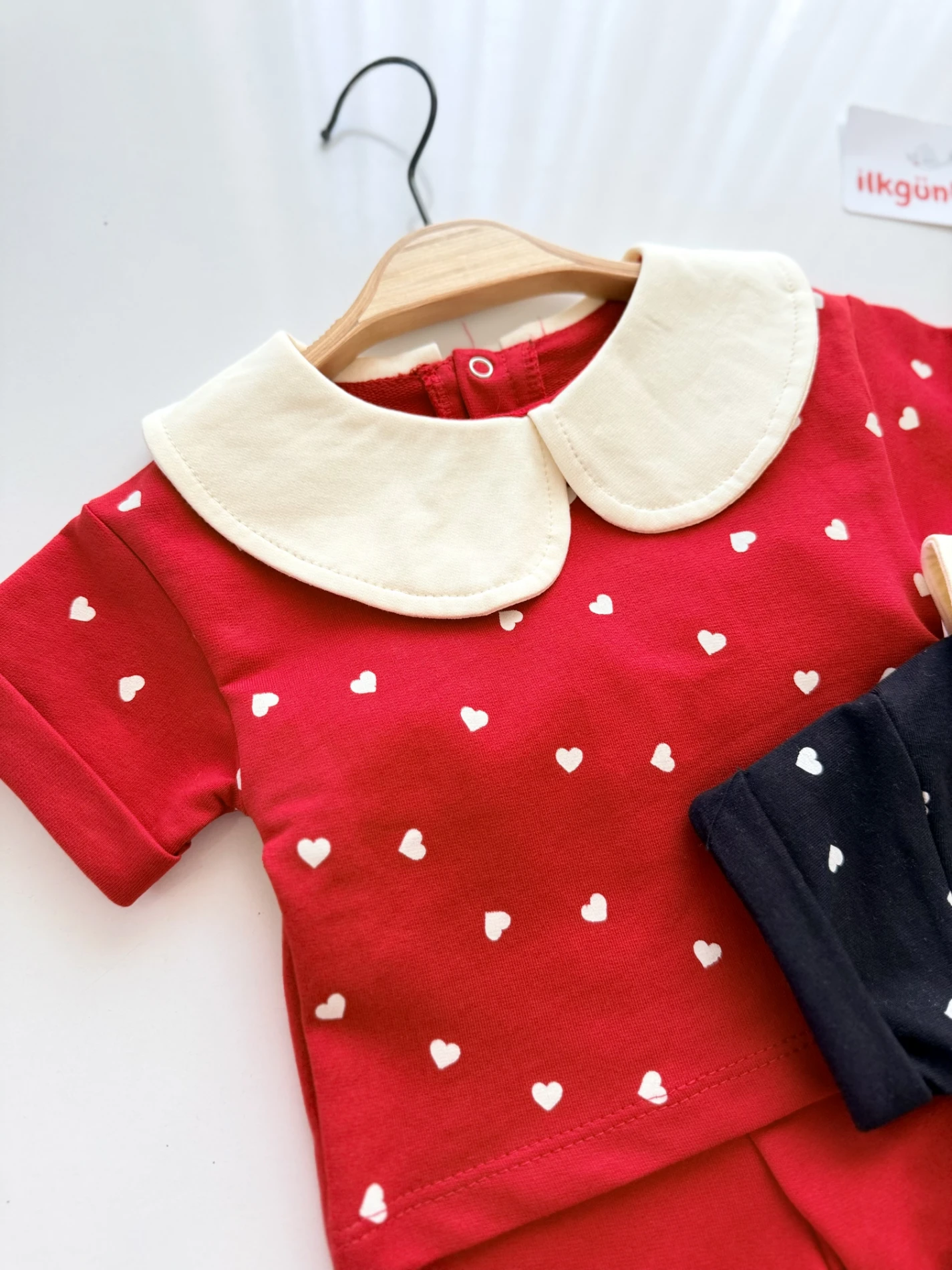 Lovely Bebe Yakalı Kalp Desenli Şortlu Takım