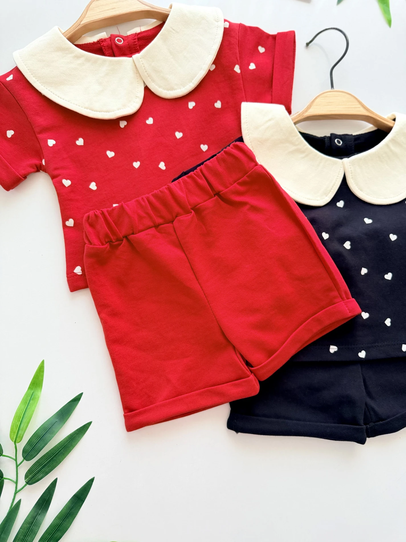 Lovely Bebe Yakalı Kalp Desenli Şortlu Takım