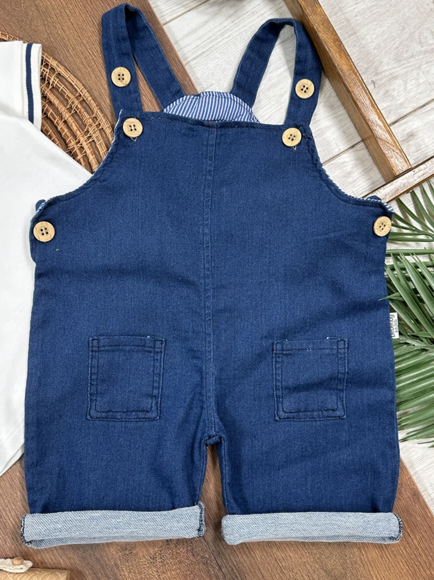 Polo Yaka Tişört ve Denim Kot Salopet Takımı