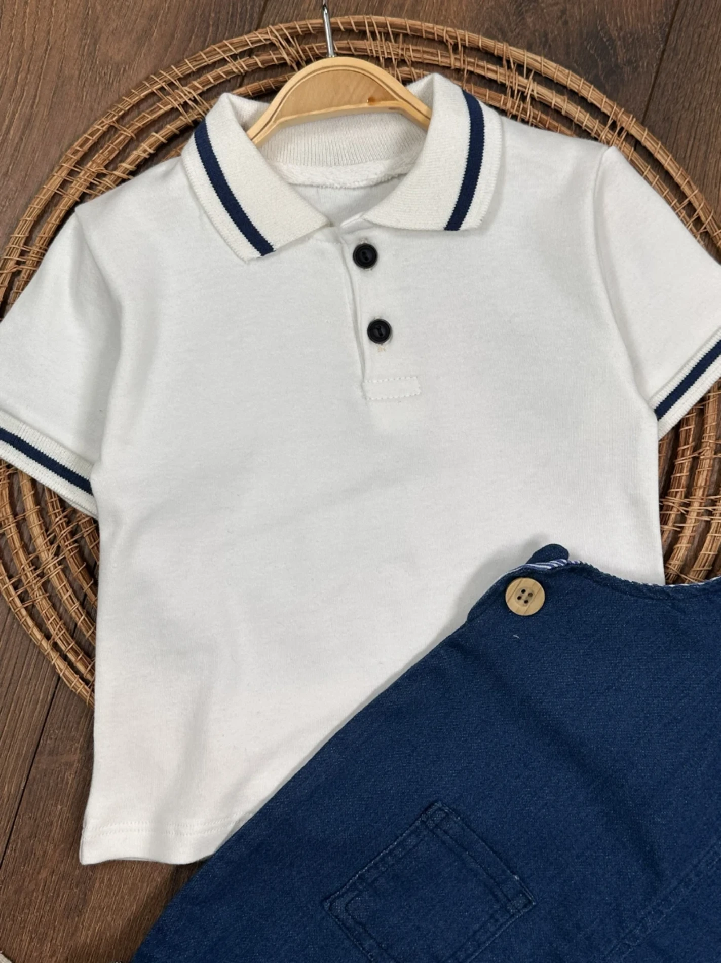 Polo Yaka Tişört ve Denim Kot Salopet Takımı
