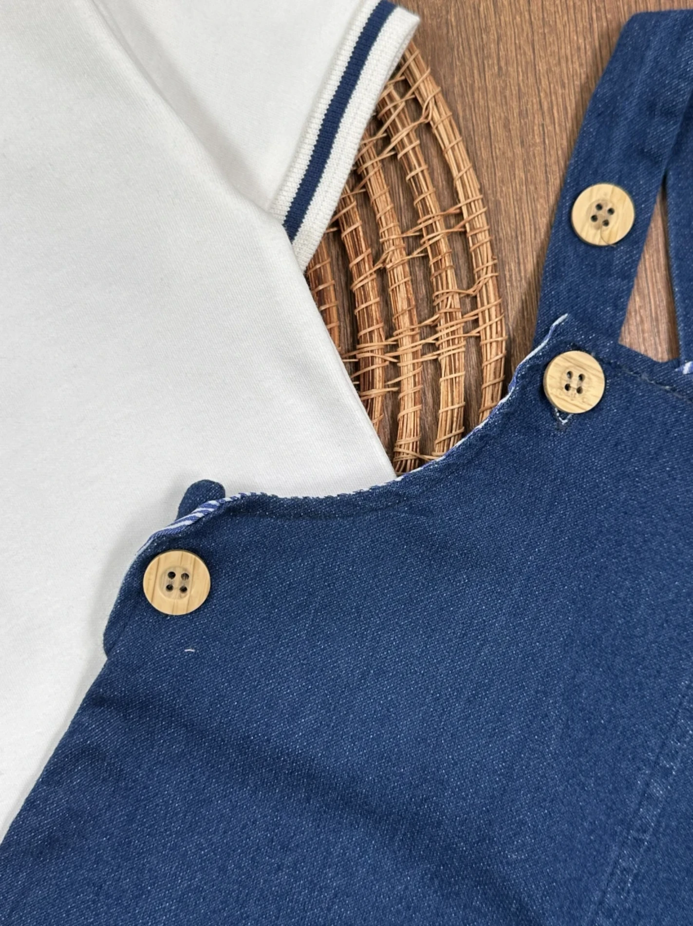 Polo Yaka Tişört ve Denim Kot Salopet Takımı