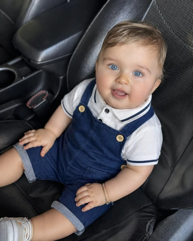 Polo Yaka Tişört ve Denim Kot Salopet Takımı