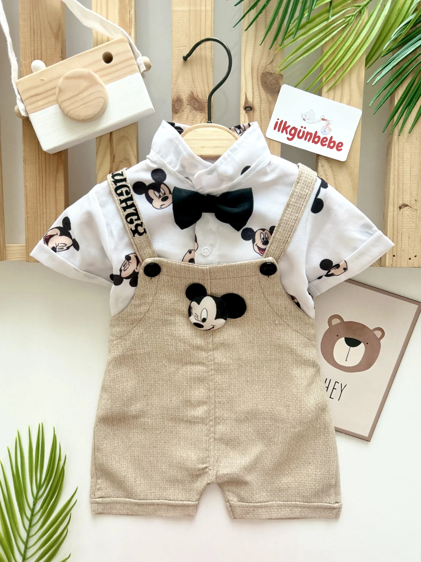 mickey mouse baskılı gömlekli çarpraz askılı şort salopetli 2’li takım 