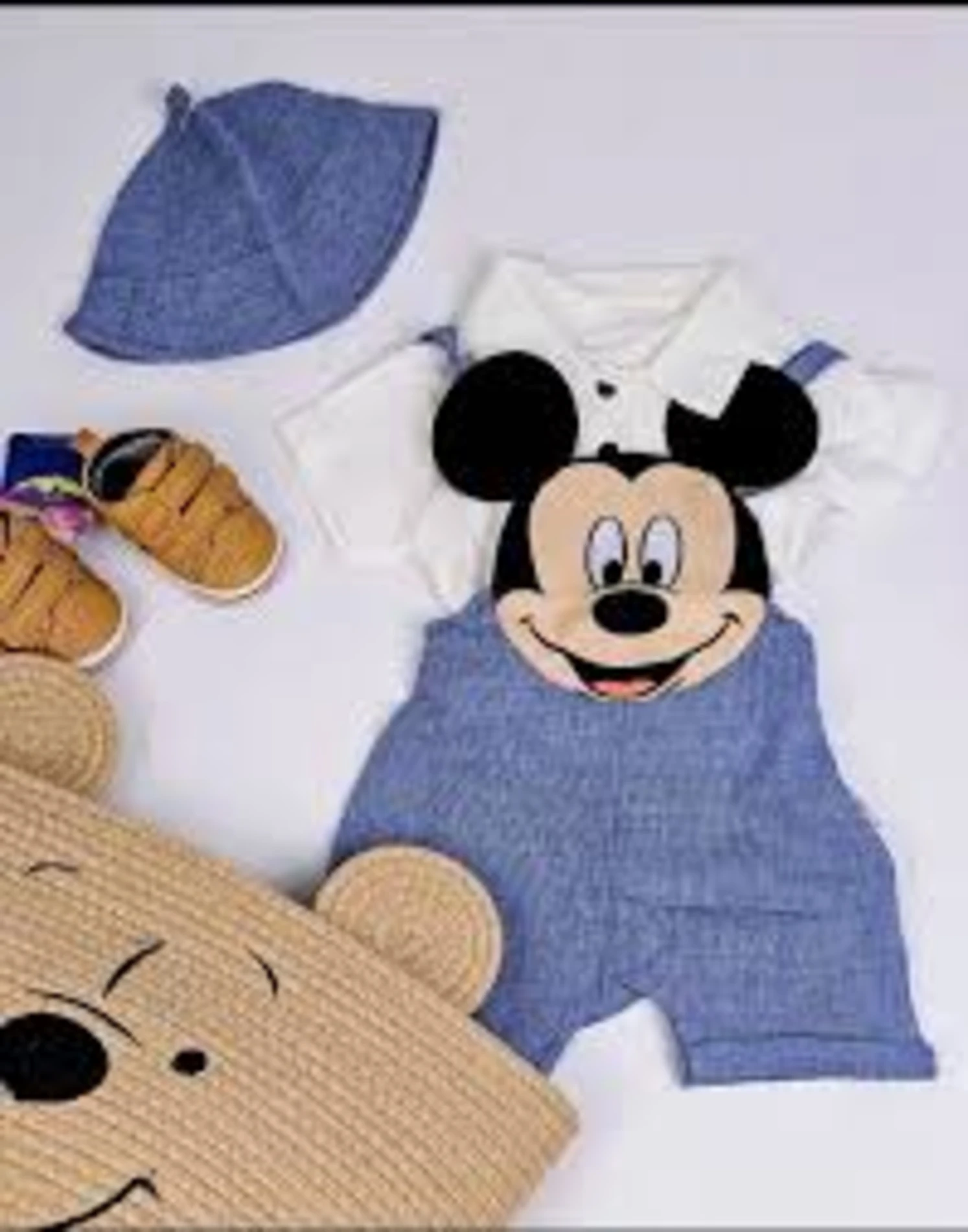 Mickey Mouse Baskılı Tişörtlü Bucket Şapkalı 3’lü Yazlık Set