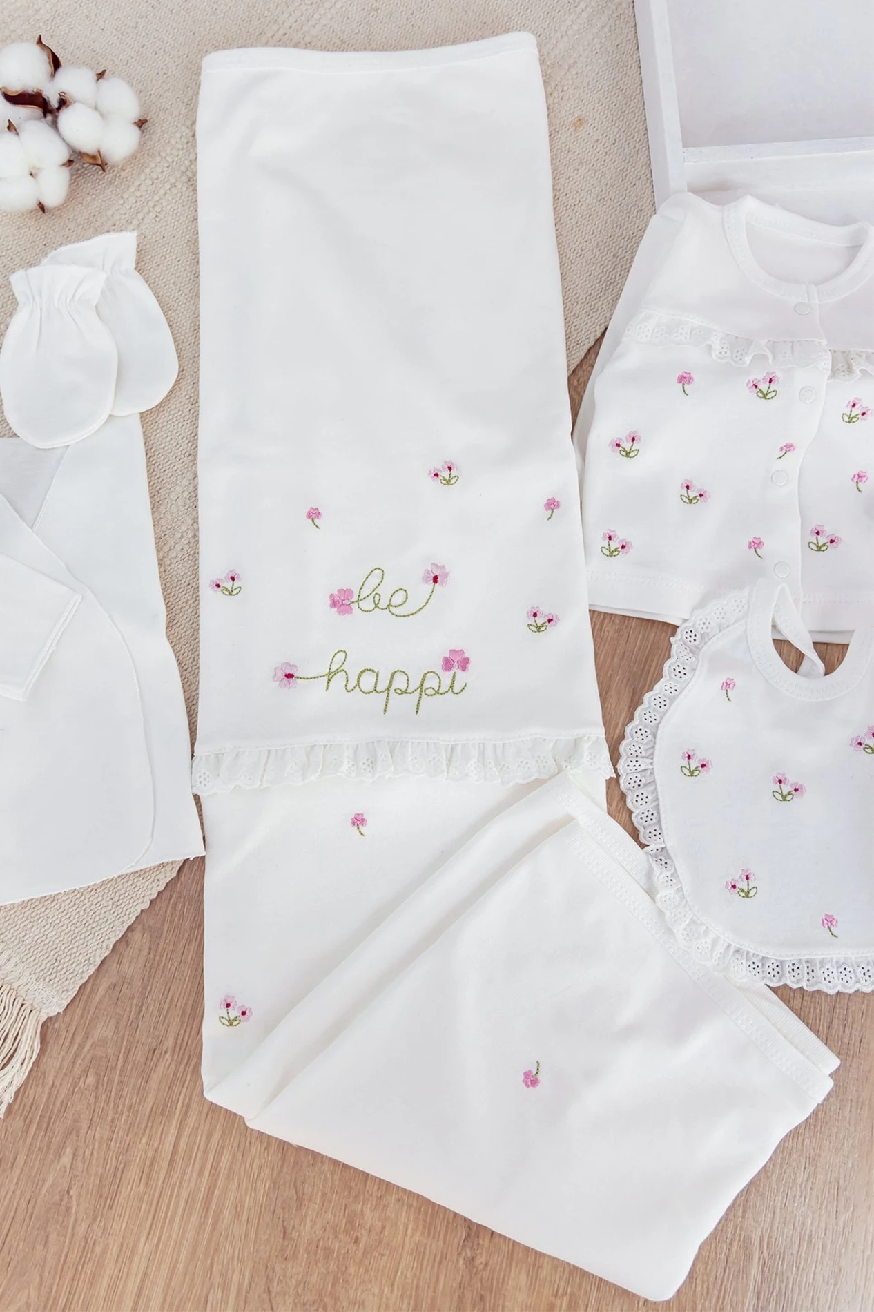 Be Happy Bahar Desenli Detaylı Battaniyeli 10 Parça %100 Pamuk Premium Hastane Çıkışı Seti