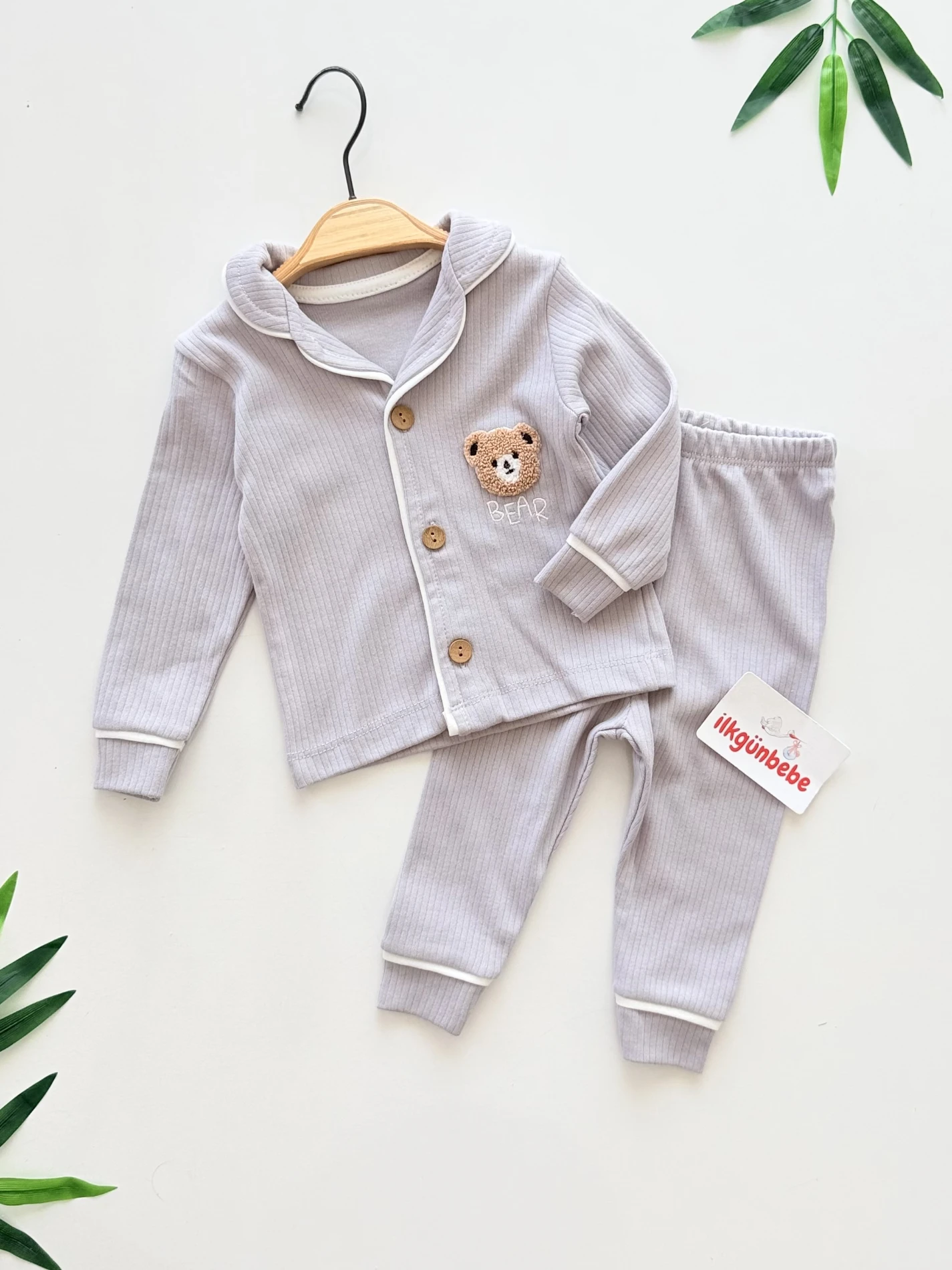 Bear Nakışlı %100 Pamuk Ahşap Düğmeli 2’li Bebe Yakalı Pijama Takımı