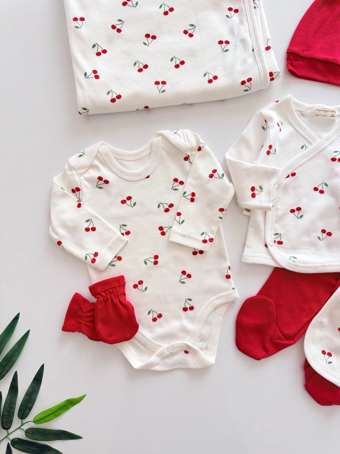 Cherry 7 Parça Battaniyeli Yenidoğan Takım %100 Pamuk  Yenidoğan Set