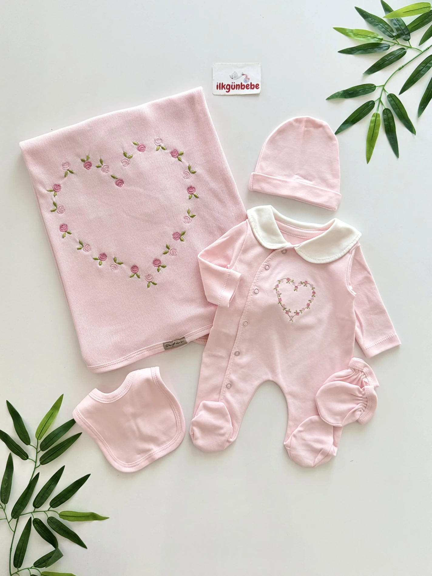 Kalp Nakışlı   %100 Pamuk Yumuşacık Premium Triko Battaniyeli 5 Parça Set