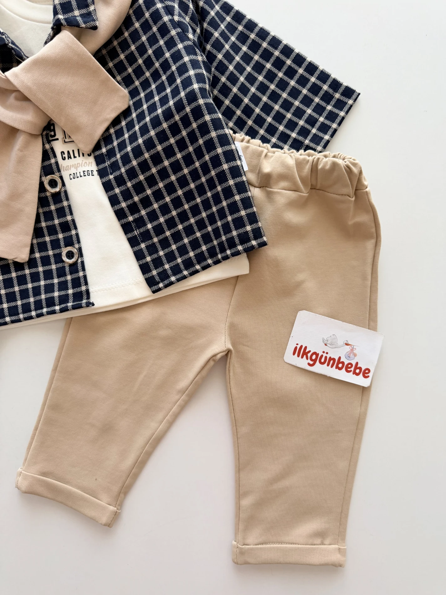 Harry Ekose College Fular Bağlama Detaylı Gömlekli Pantalonlu 4’lü Takım