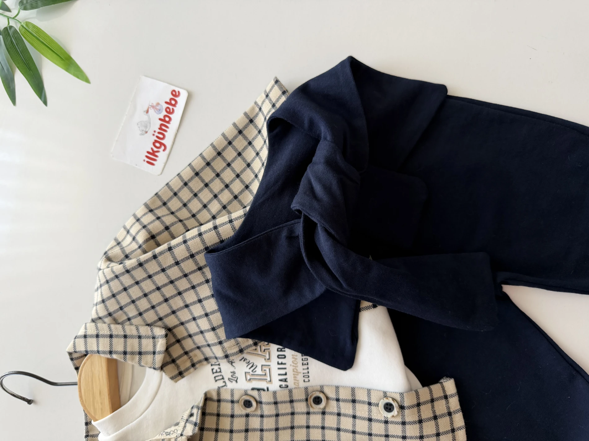 Harry Ekose College Fular Bağlama Detaylı Gömlekli Pantalonlu 4’lü Takım