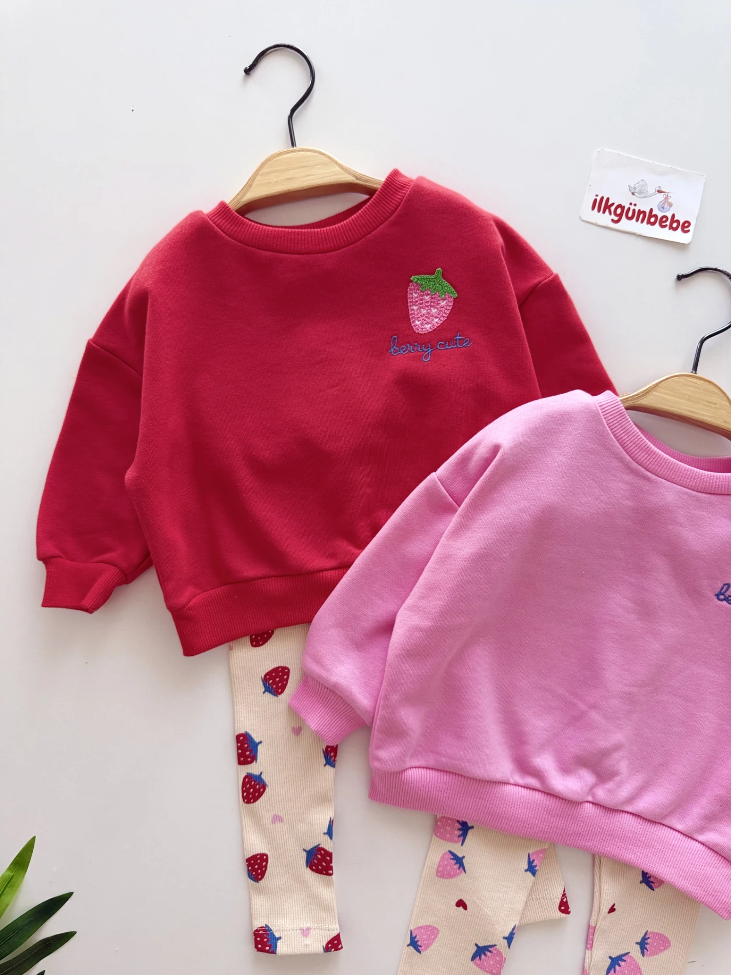 Bery Cute Strawberry Arkası Baskılı  %100 pamuk 2’li takım 