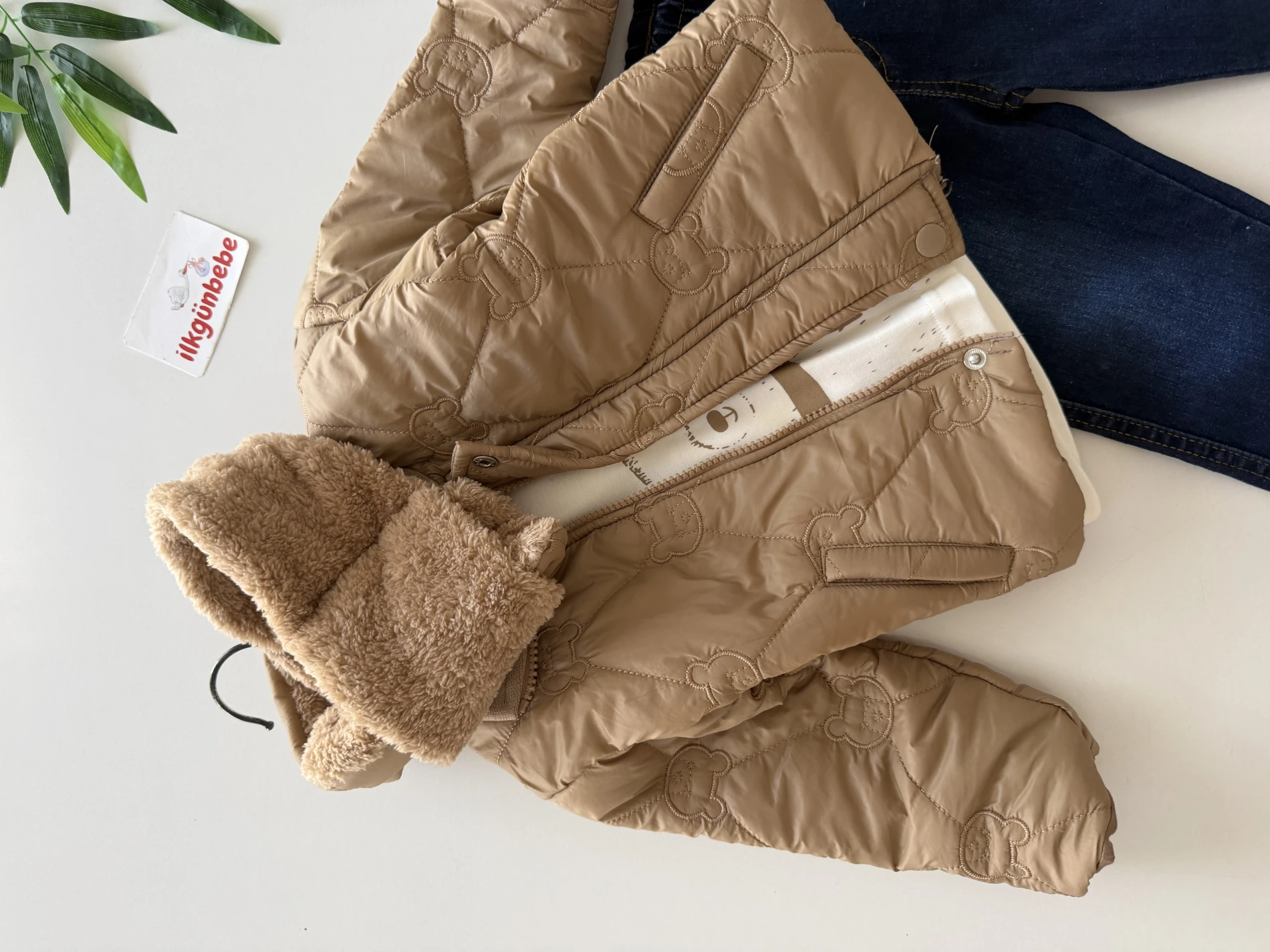 Teddy Bear Fular Atkılı  Kot Pantalonlu Montlu & Badili 4’lü Takım