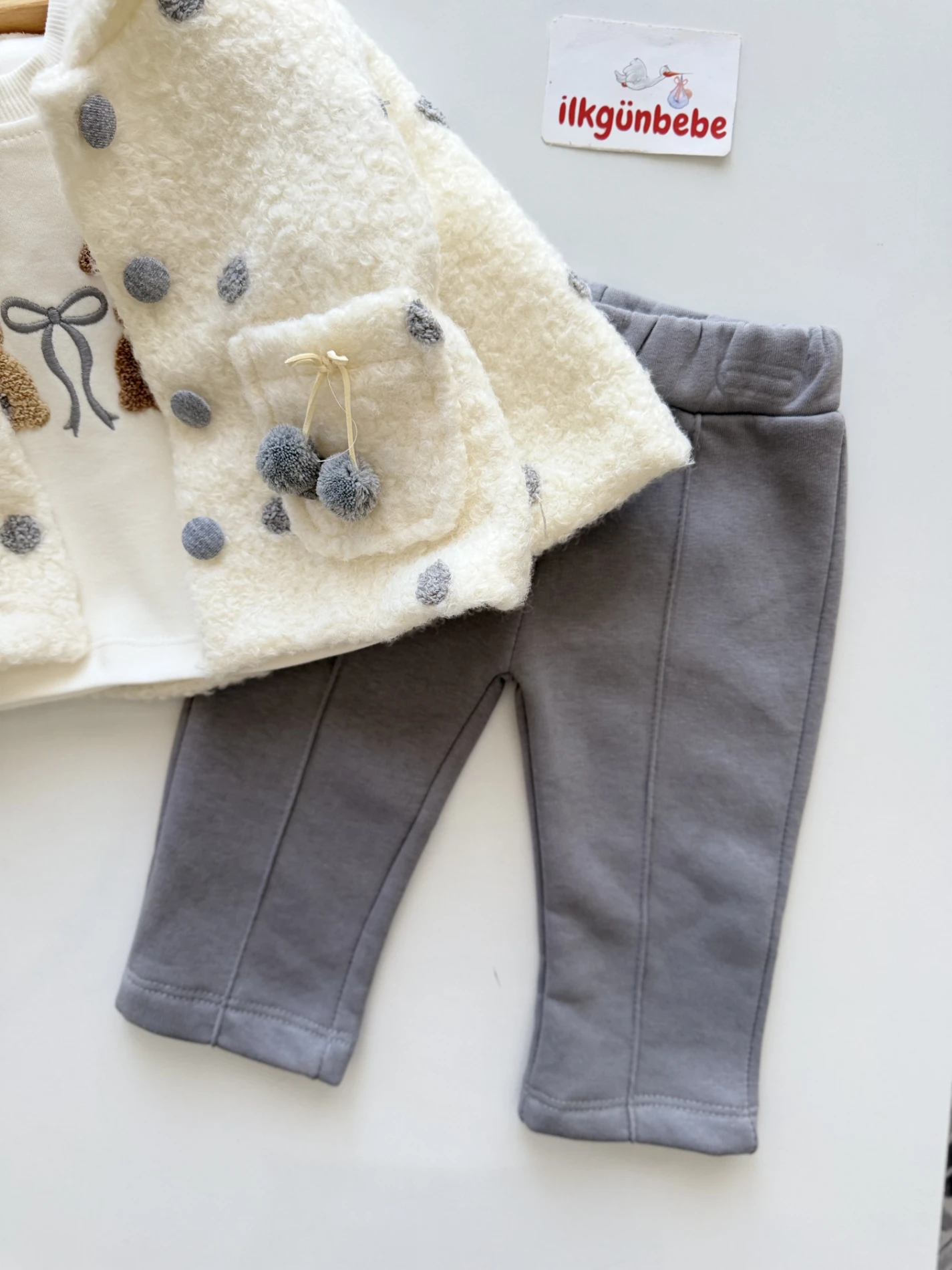 Ponpon Detaylı Peluş Montlu 3’lü Kışlık Takım