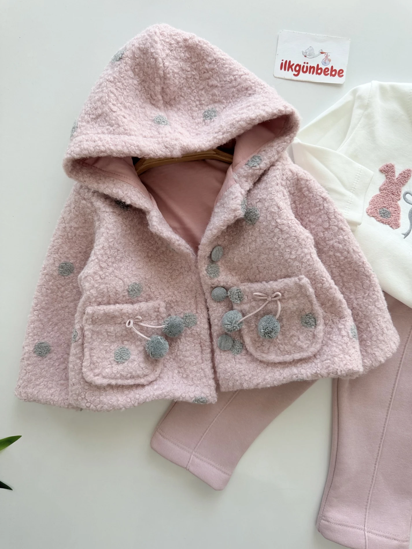 Ponpon Detaylı Peluş Montlu 3’lü Kışlık Takım