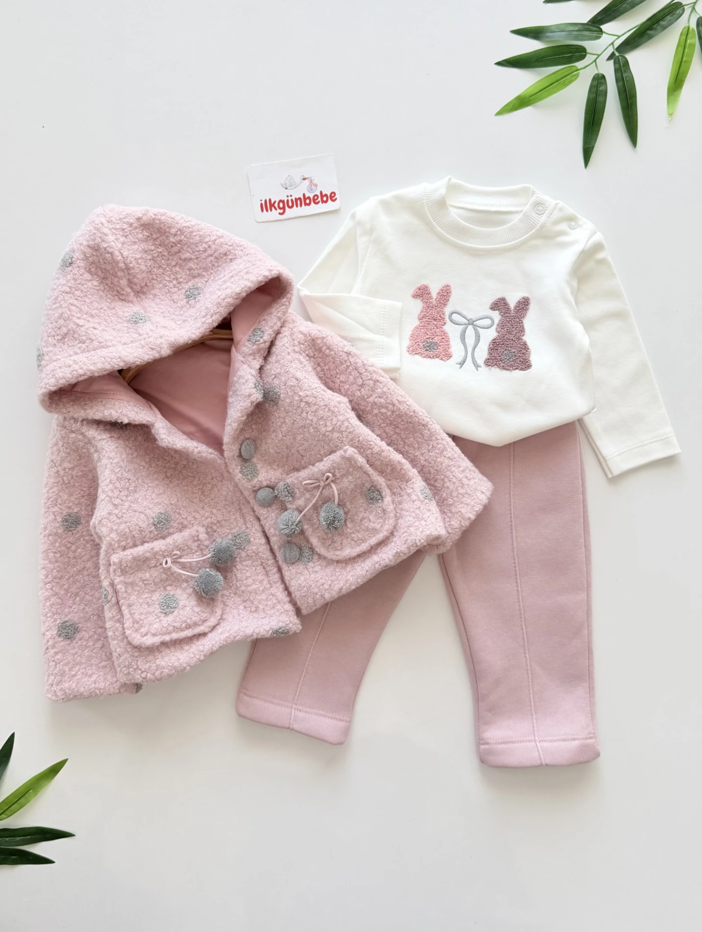 Ponpon Detaylı Peluş Montlu 3’lü Kışlık Takım