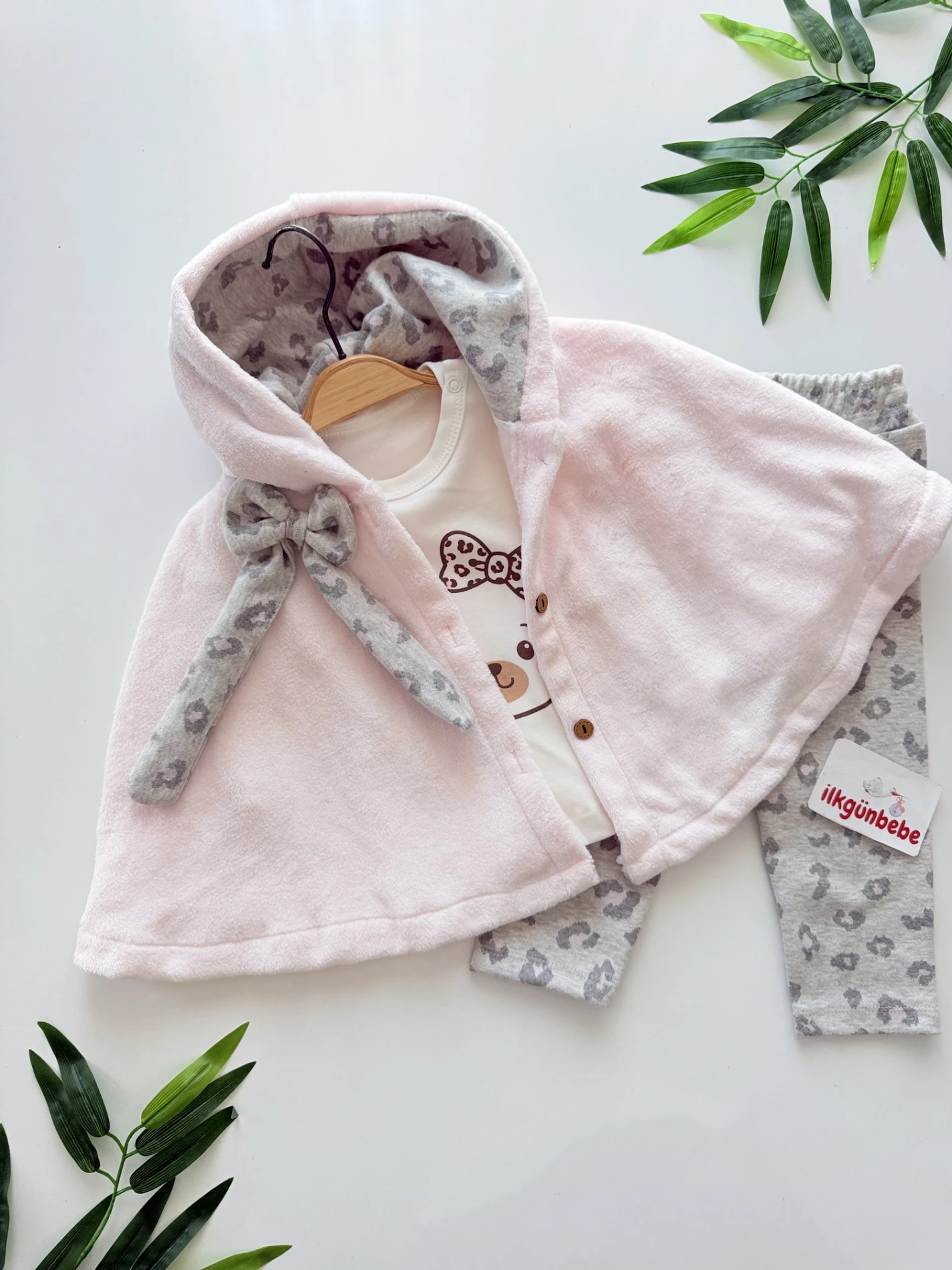 Leogirl Ayıcık Desenli Sweatli Pelerinli 3’lü Takım