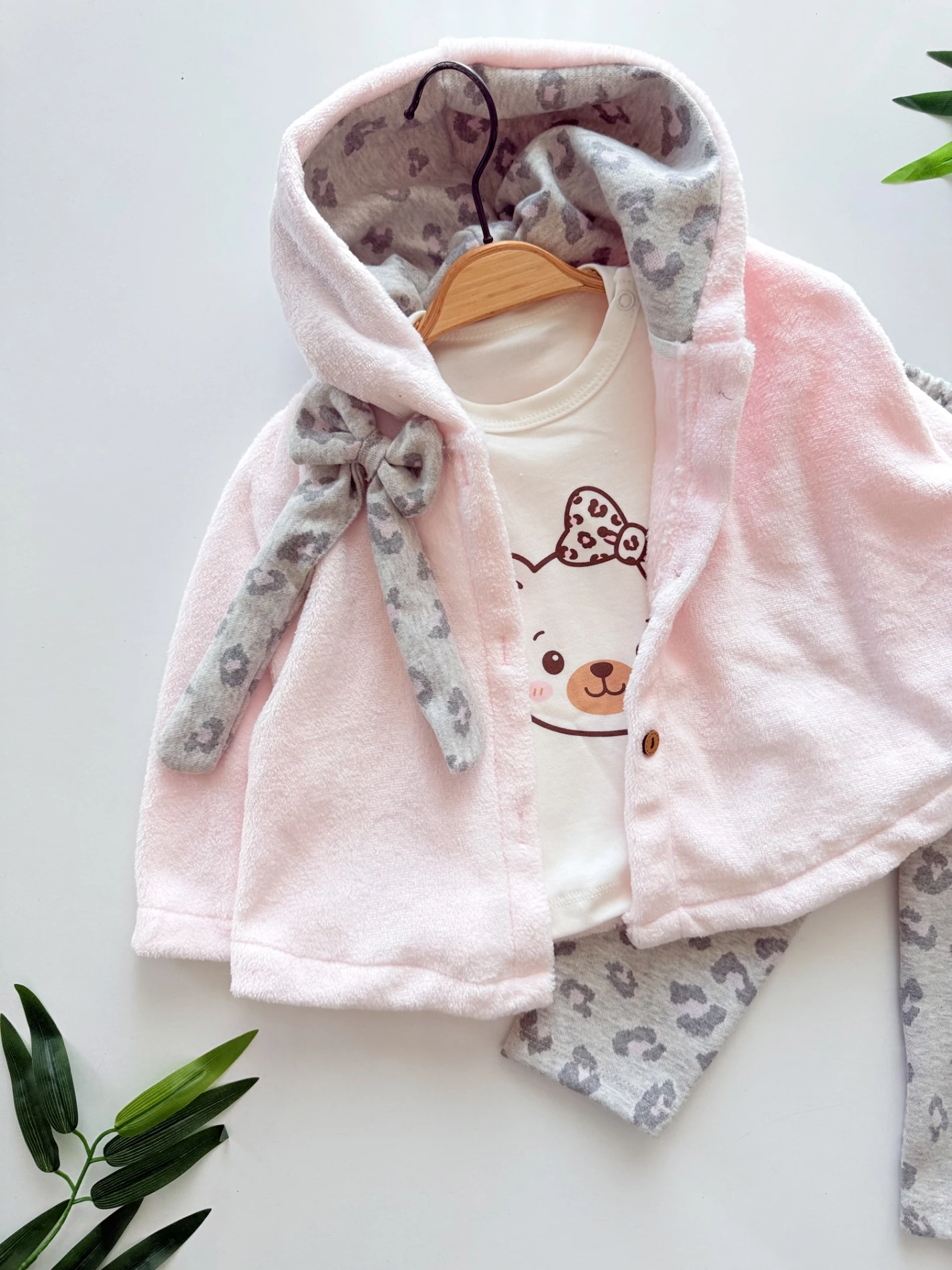 Leogirl Ayıcık Desenli Sweatli Pelerinli 3’lü Takım