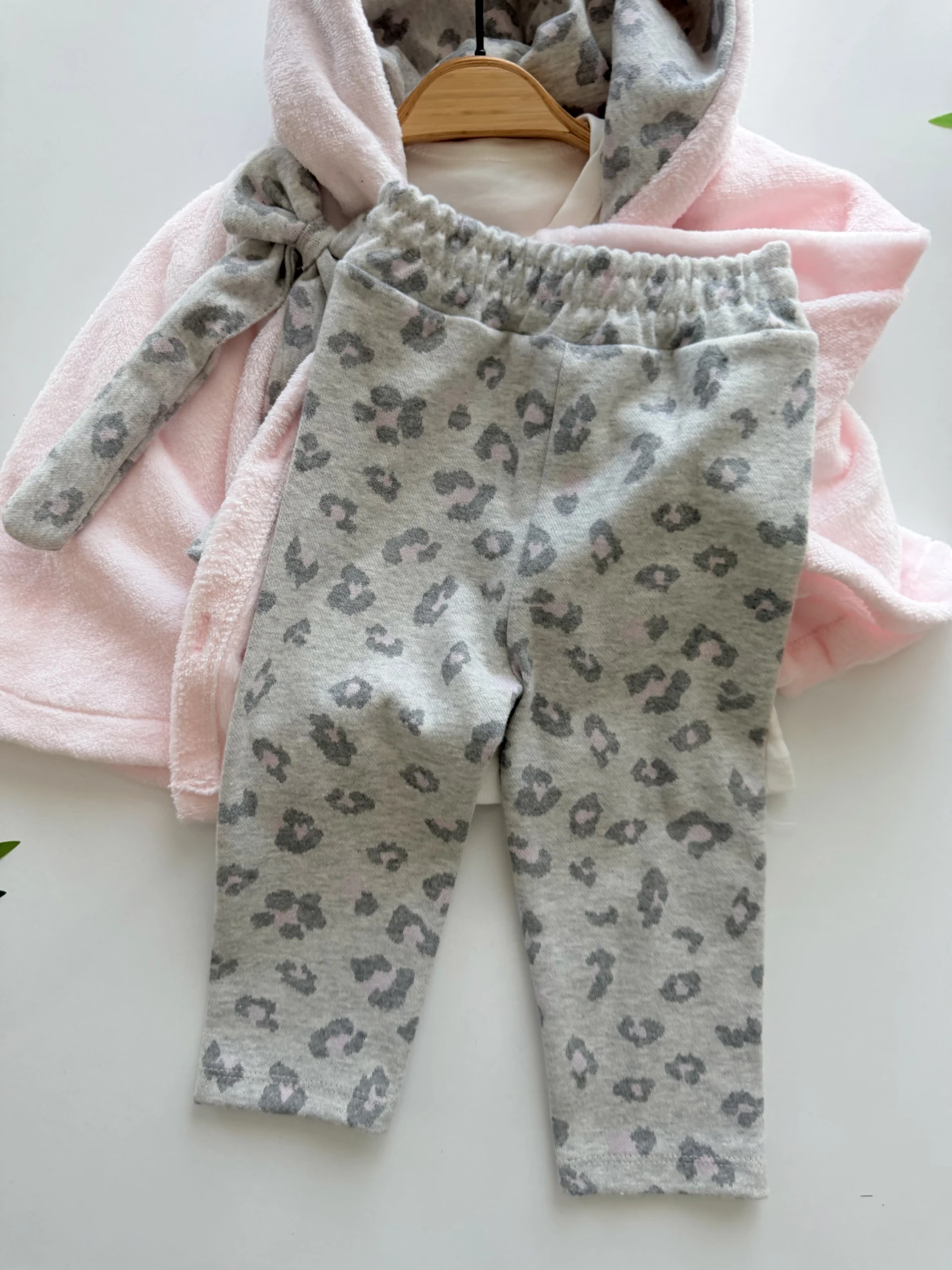 Leogirl Ayıcık Desenli Sweatli Pelerinli 3’lü Takım