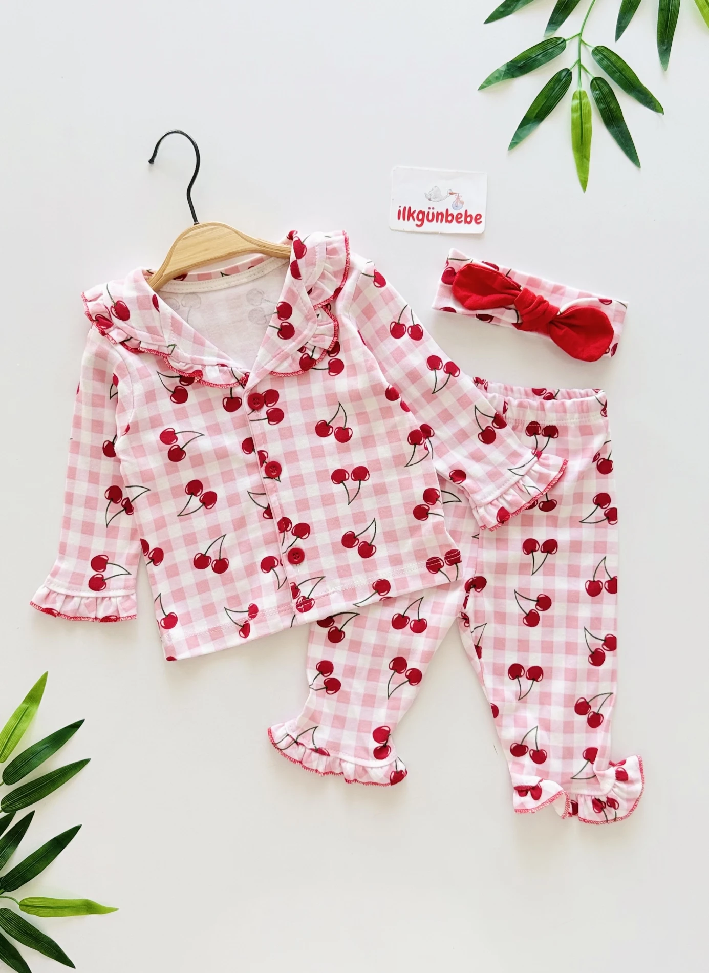 Kiraz Desenli  Bebe Yakalı Bandanalı  %100 Pamuk Pijama Takımı