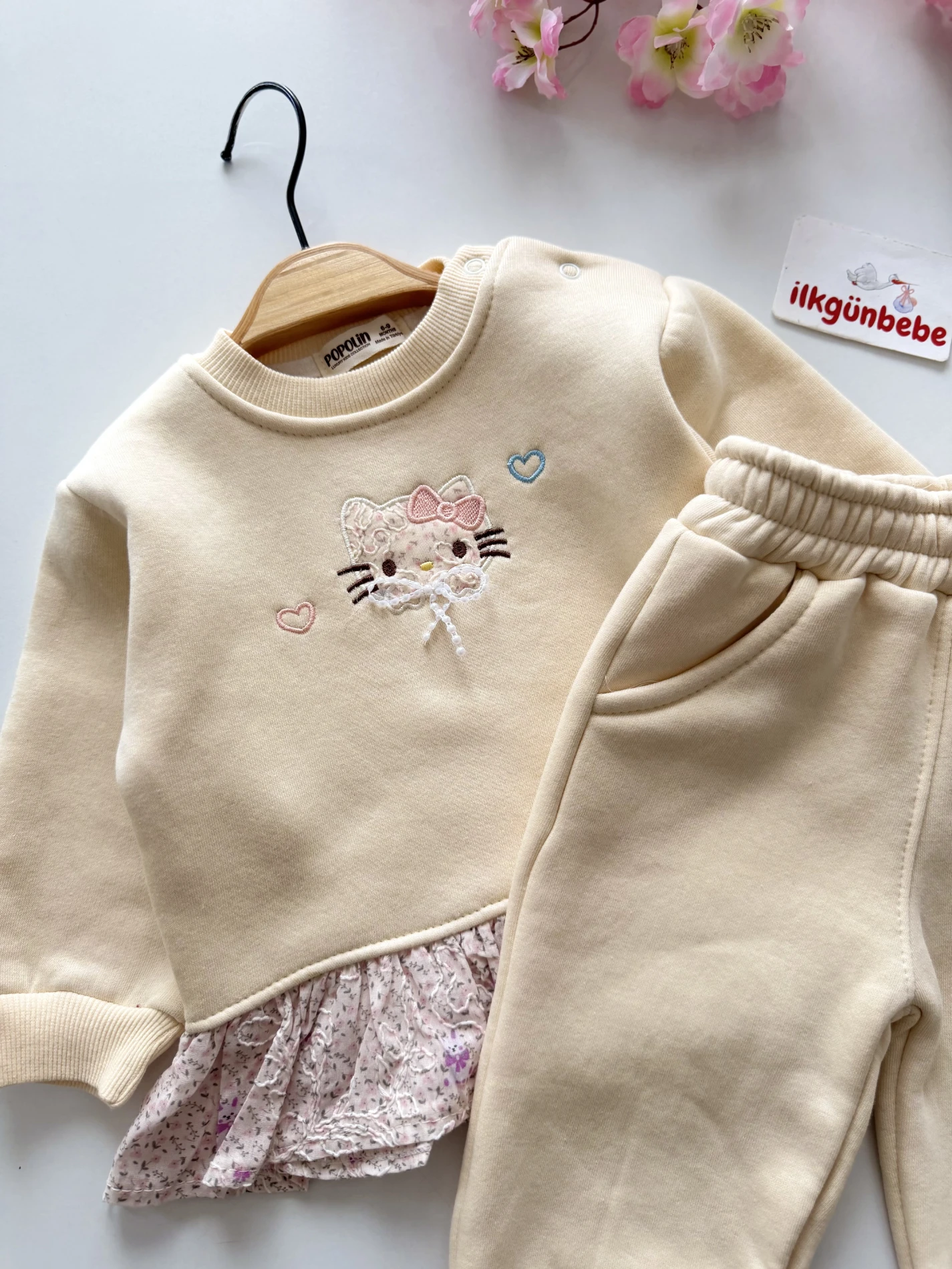 Hello Kitty Fiyonklu  3 İp Şardonlu Kışlık Takım