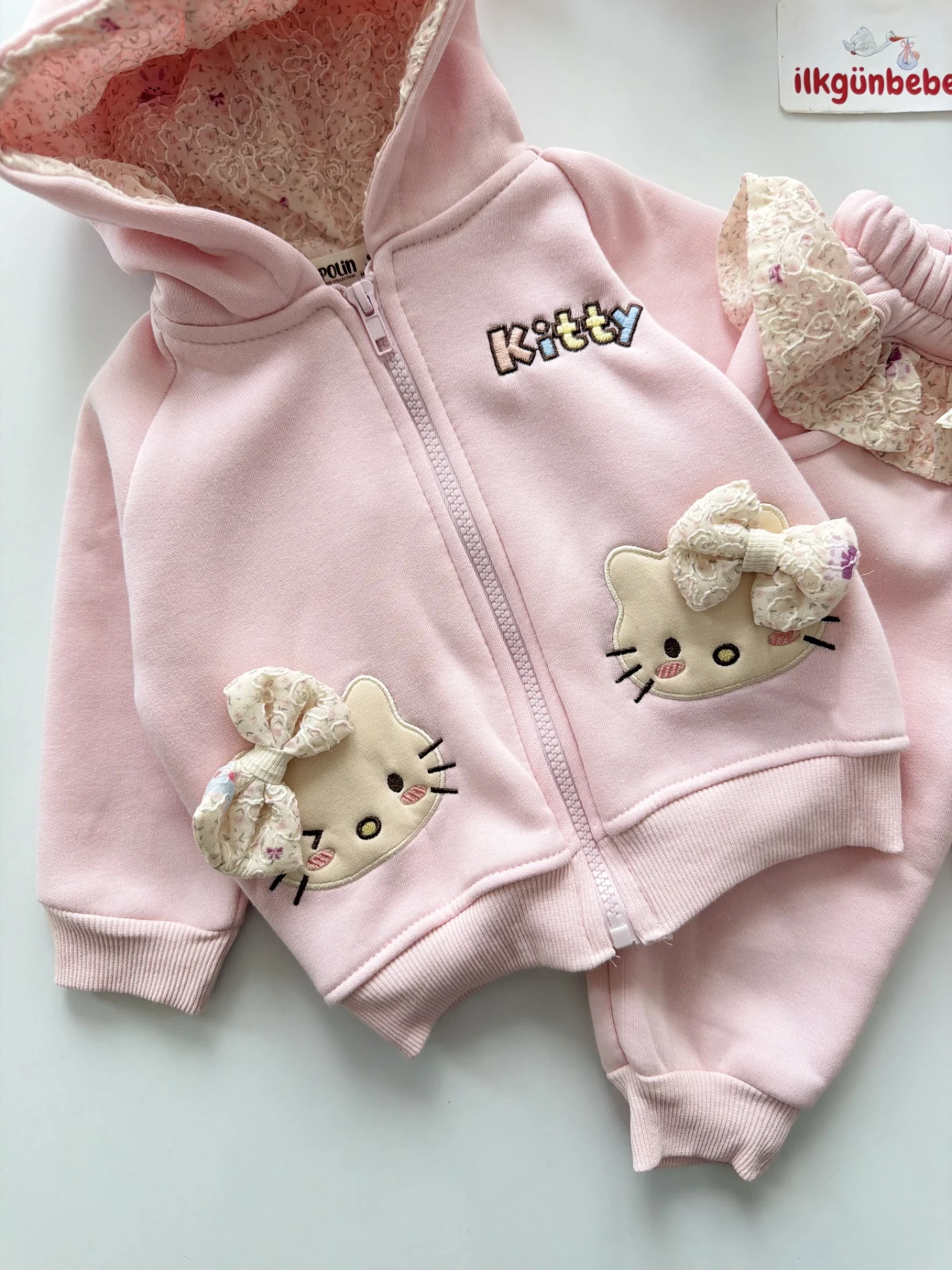 Hello Kitty Fiyonklu  3 İp Şardonlu Hırkalı  Kışlık Takım