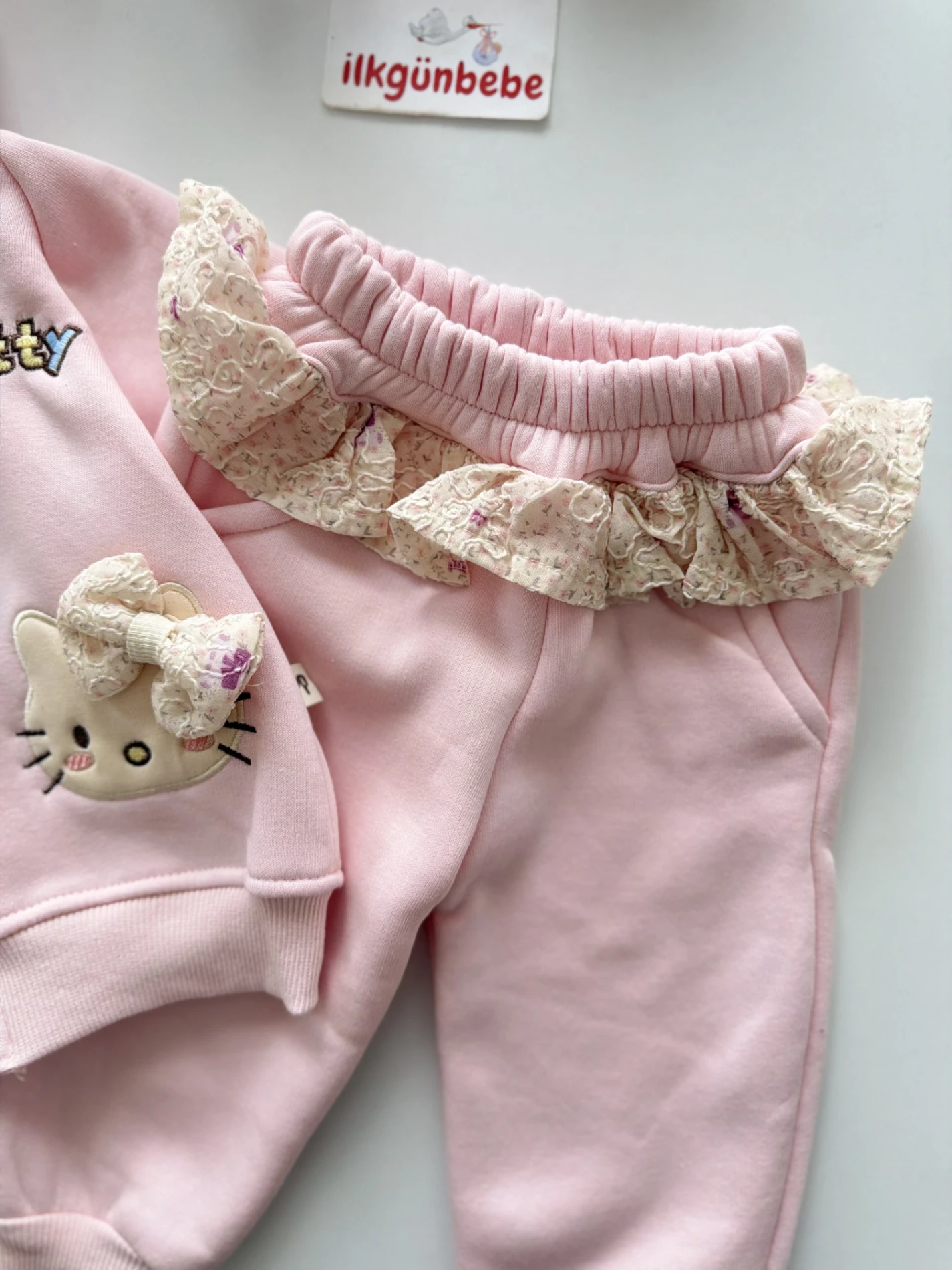 Hello Kitty Fiyonklu  3 İp Şardonlu Hırkalı  Kışlık Takım