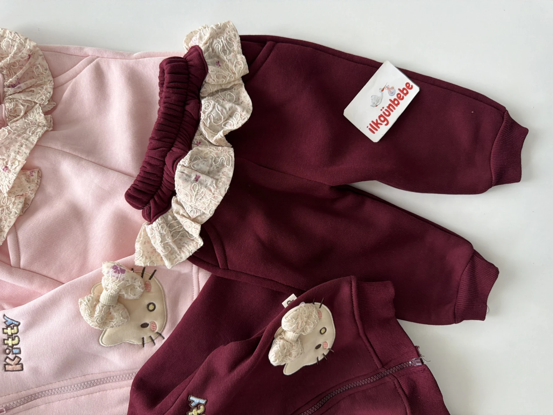 Hello Kitty Fiyonklu  3 İp Şardonlu Hırkalı  Kışlık Takım