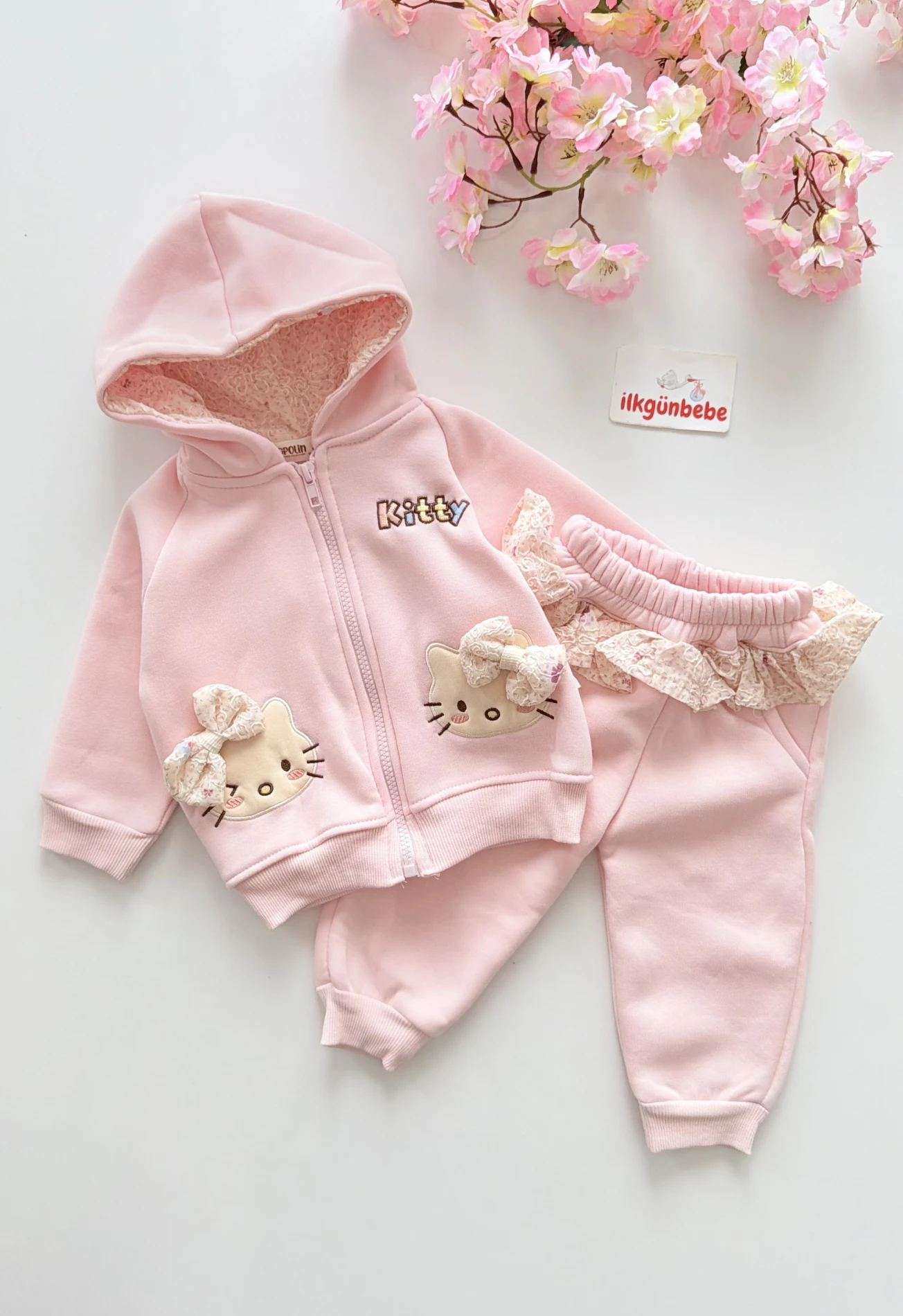 Hello Kitty Fiyonklu  3 İp Şardonlu Hırkalı  Kışlık Takım