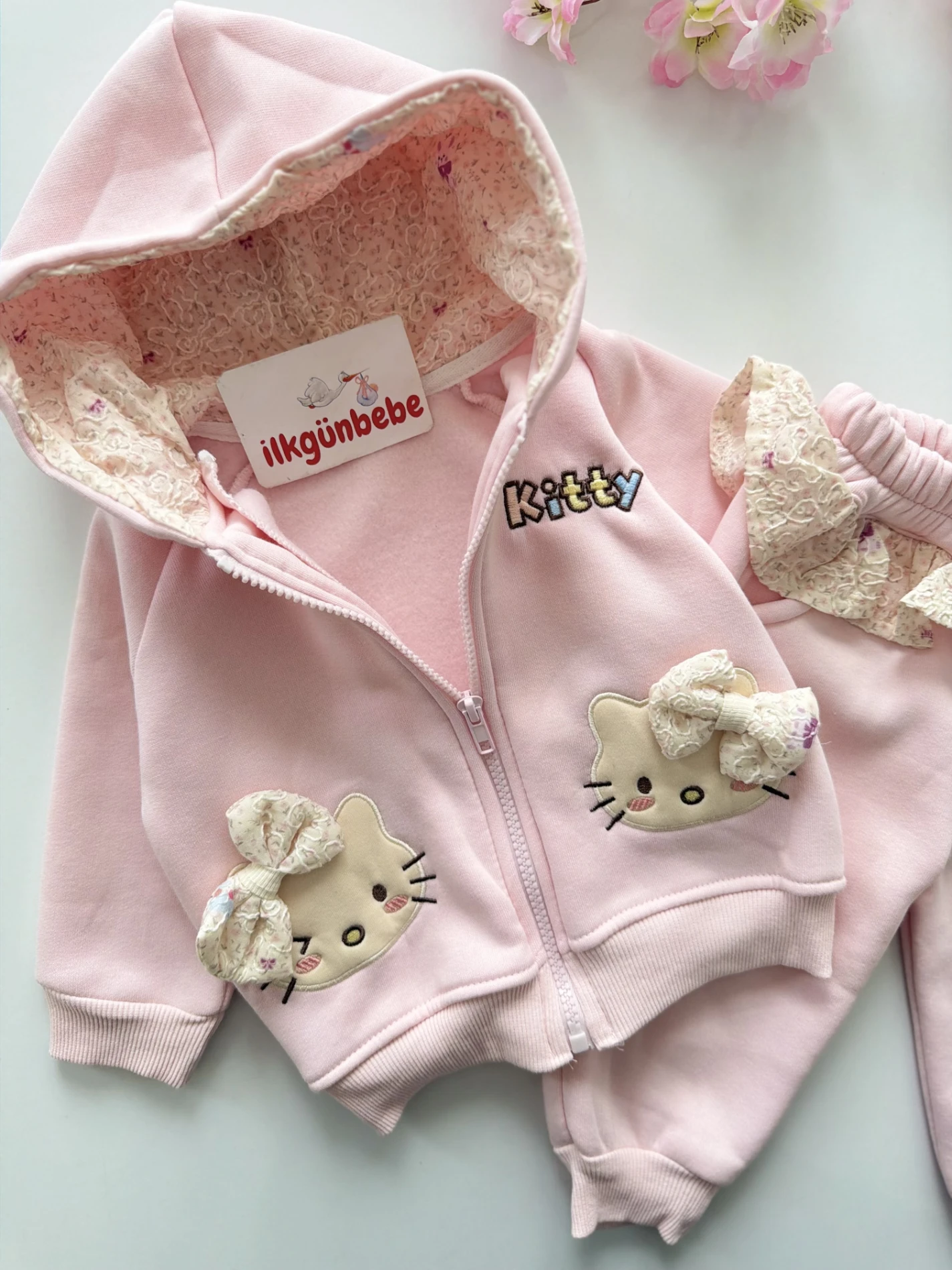 Hello Kitty Fiyonklu  3 İp Şardonlu Hırkalı  Kışlık Takım